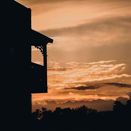 Chateau khashmi Bagian luar foto