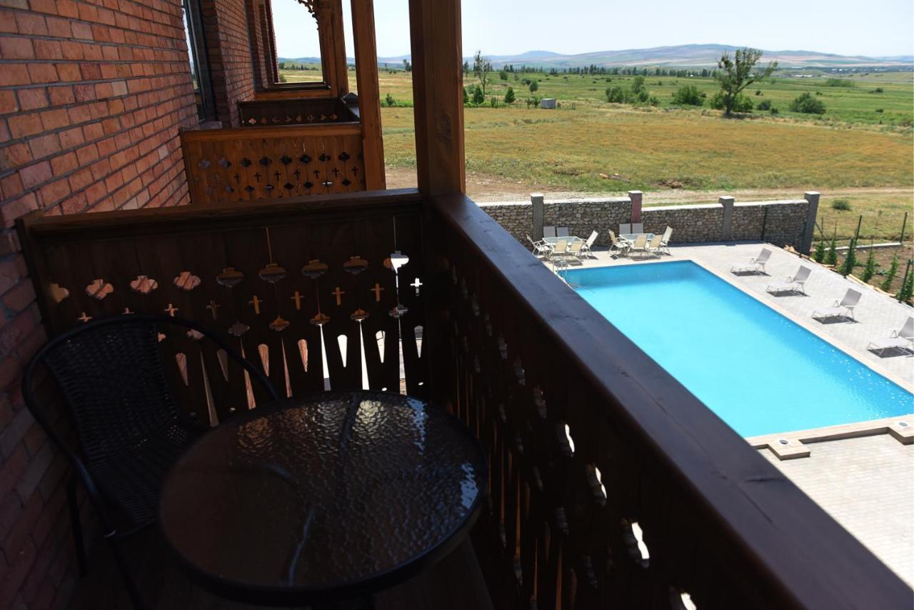 Chateau khashmi Bagian luar foto